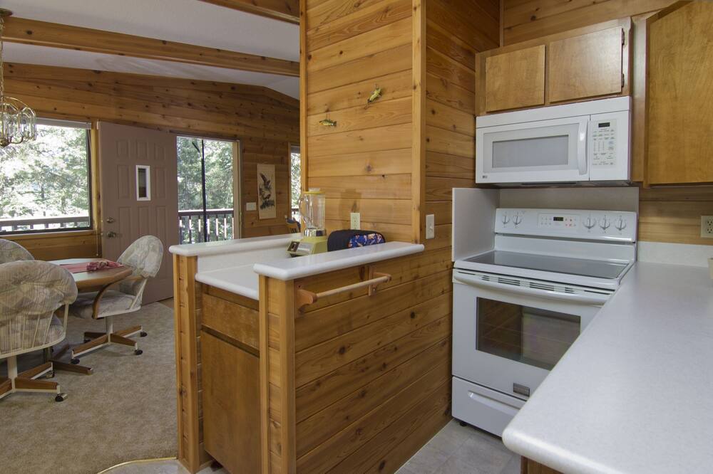 Photo of Kitchen in Hayden Lake
