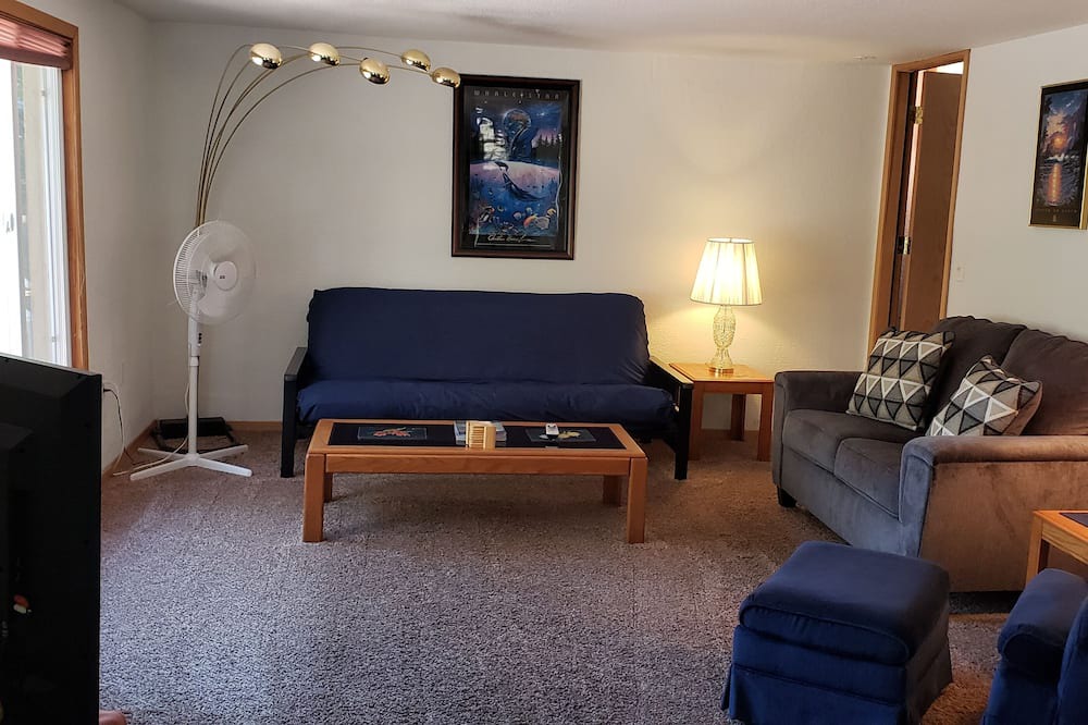 Photo of Livingroom in Hayden Lake