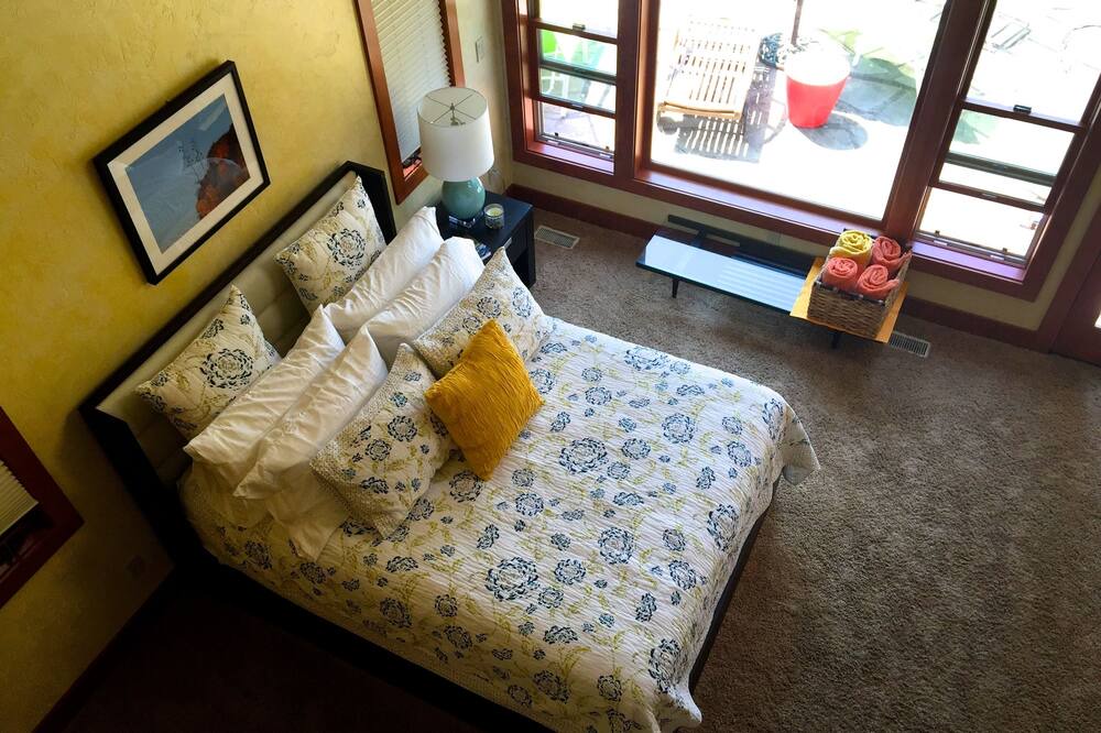 Photo of Bedroom in Newberg