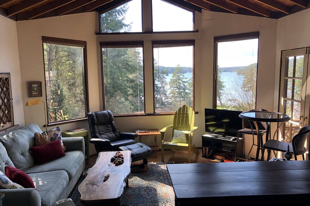 Photo of Livingroom in Roche Harbor