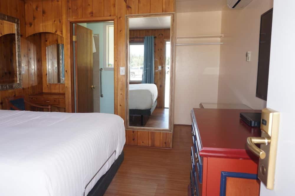 Photo of Bedroom in Chiloquin