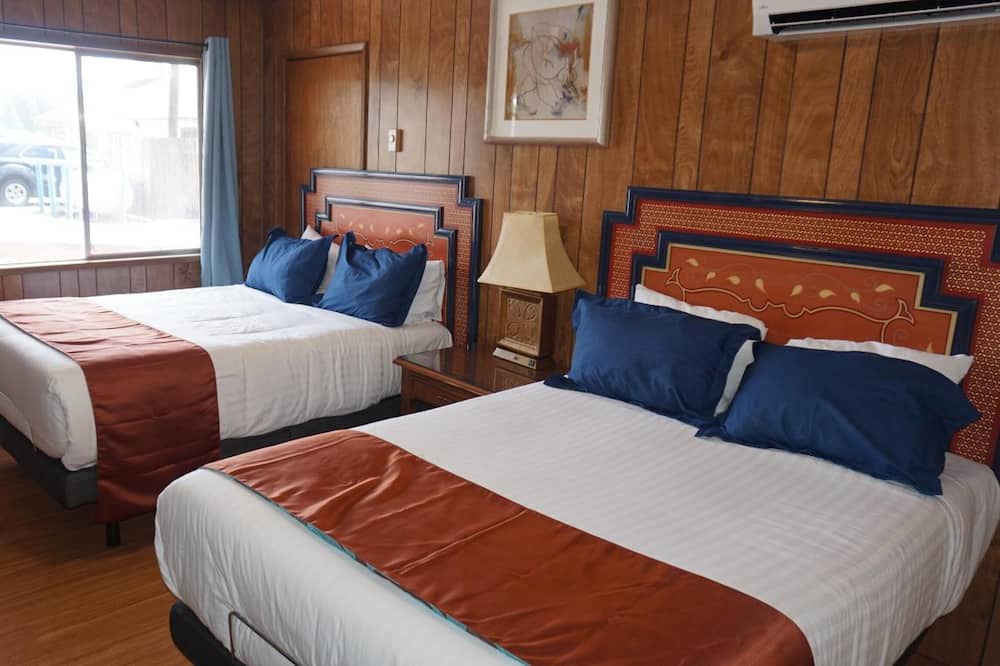 Photo of Bedroom in Chiloquin