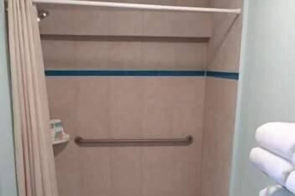 Photo of Bathroom in Chiloquin