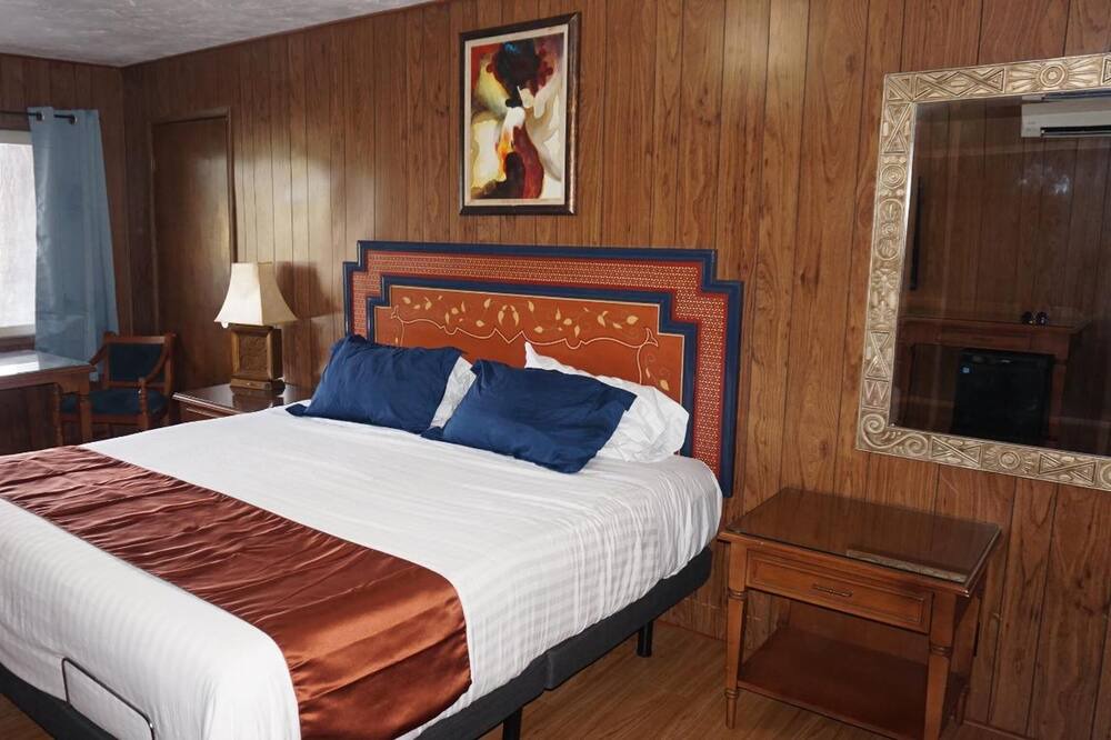 Photo of Bedroom in Chiloquin
