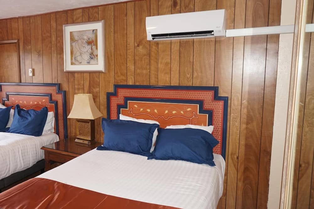 Photo of Bedroom in Chiloquin