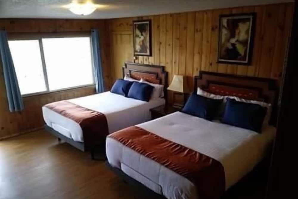 Photo of Bedroom in Chiloquin
