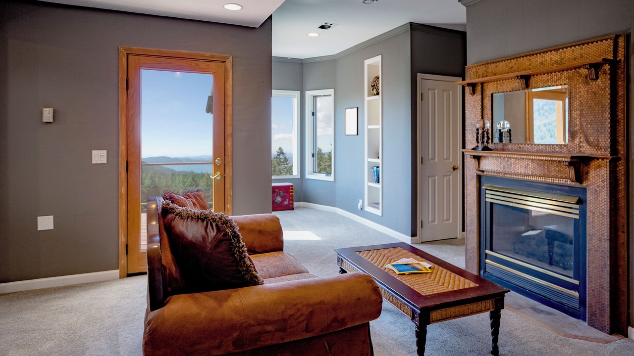 Photo of Livingroom in Eastsound
