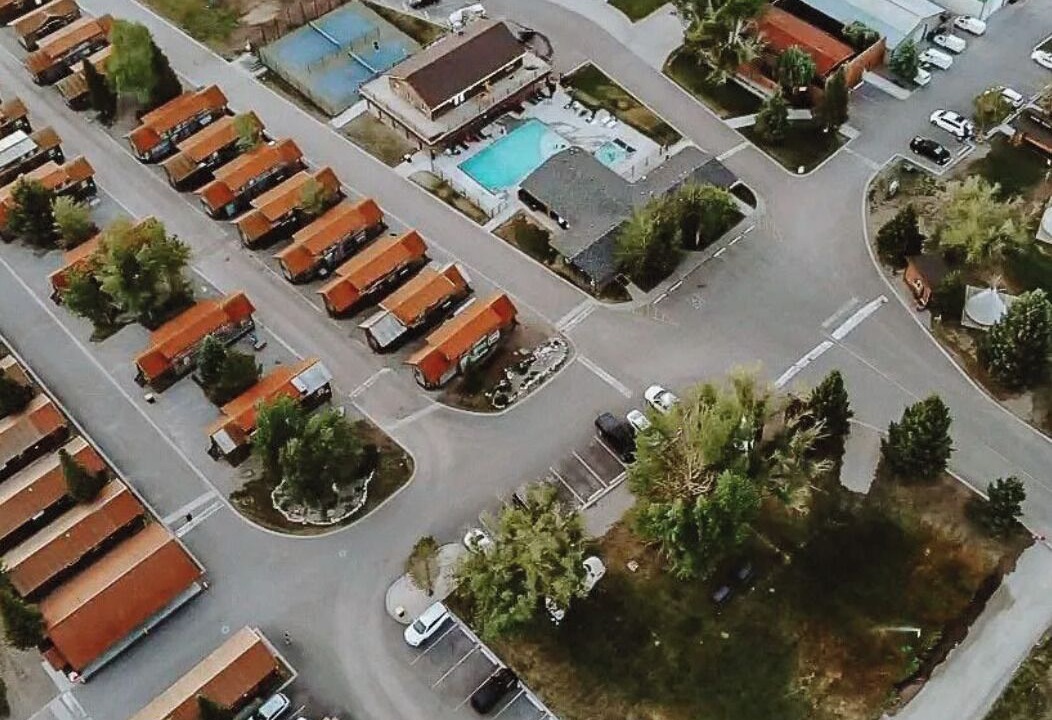 Photo of Others in Victor