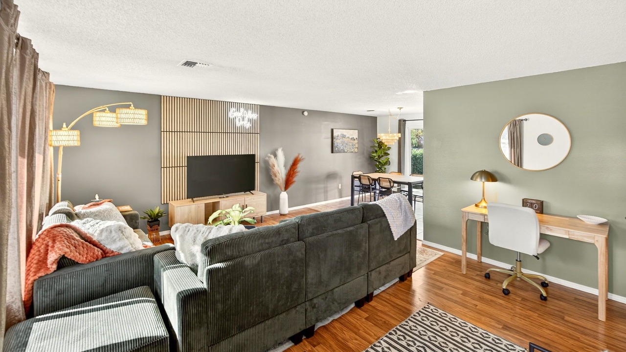 Photo of Livingroom in Medford