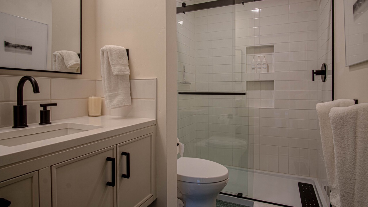 Photo of Bathroom in Elkhorn Village