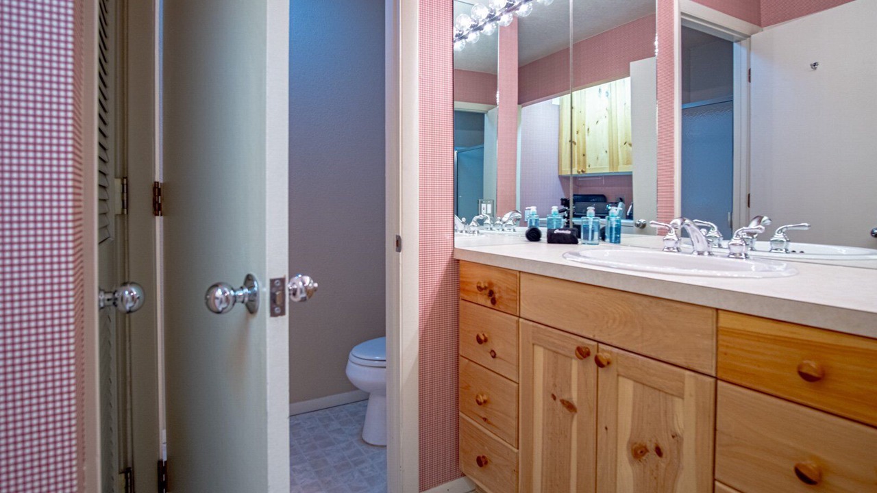 Photo of Bathroom in Elkhorn Village