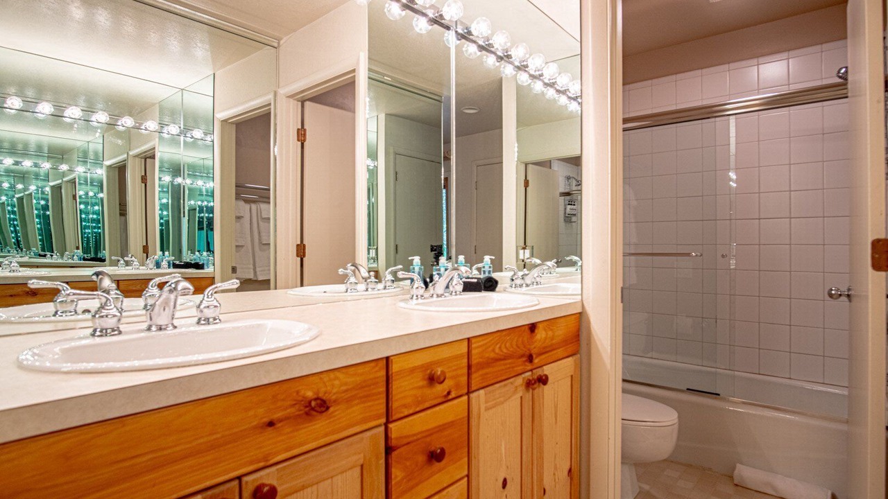 Photo of Bathroom in Elkhorn Village