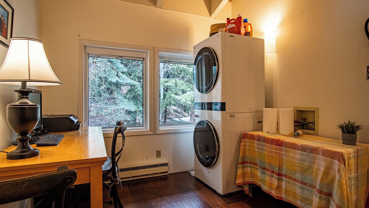 Photo of Bedroom in Warm Springs