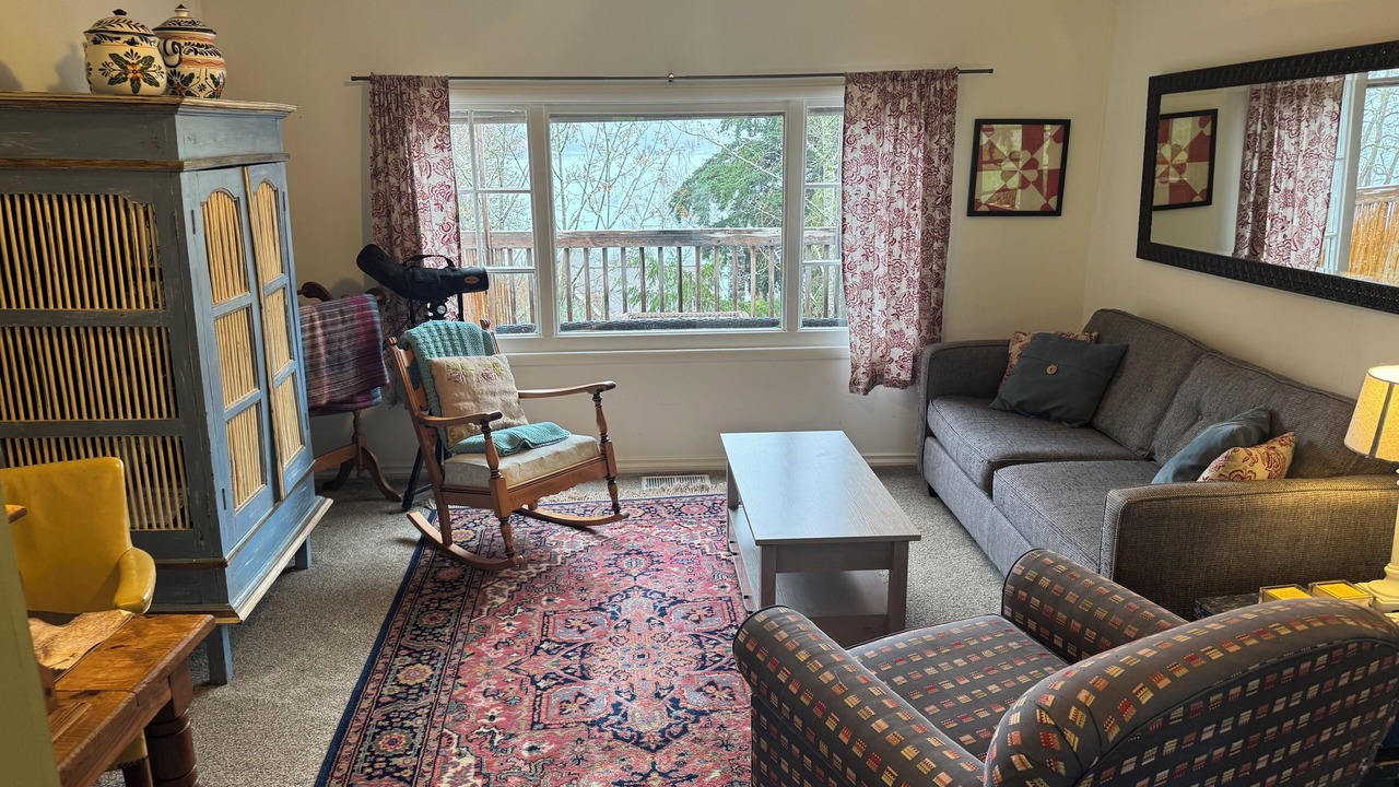 Photo of Livingroom in Bainbridge Island
