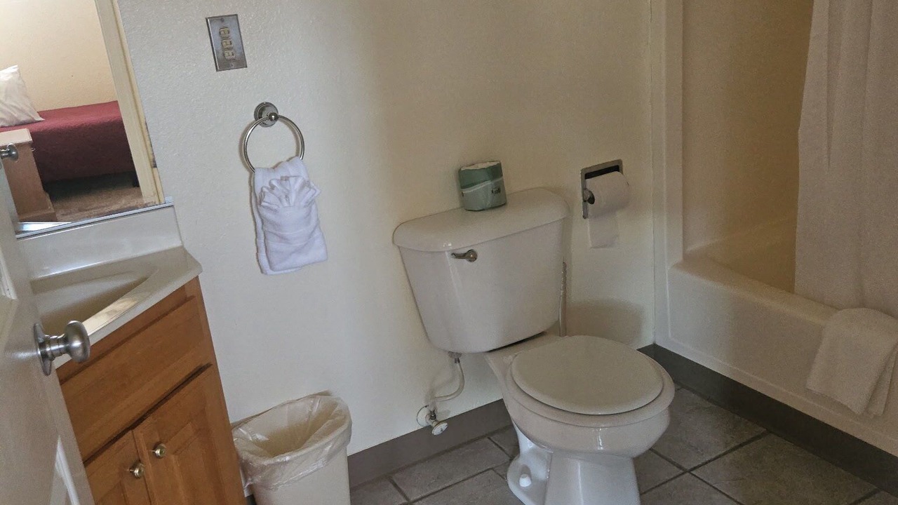 Photo of Bathroom in Oroville