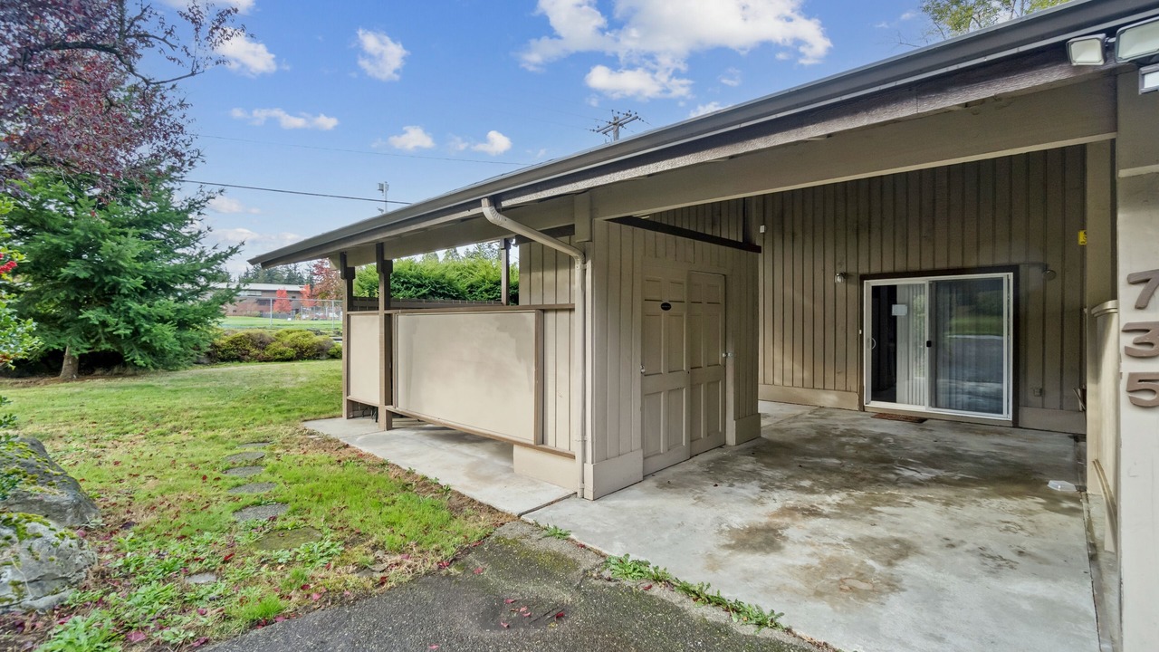 Photo of Outdoor in Lake Hills
