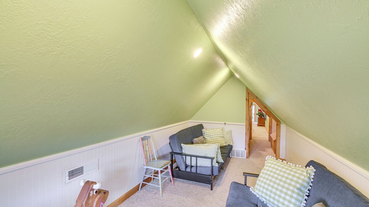 Photo of Livingroom in Oneida County