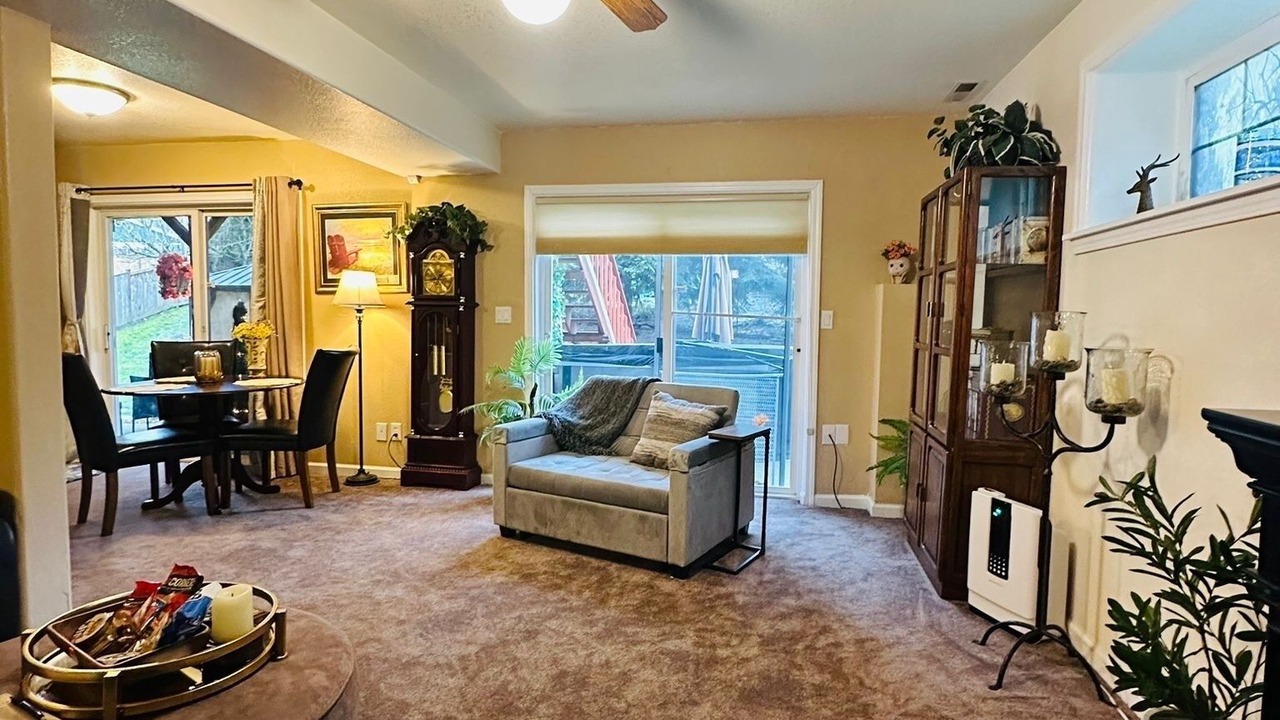 Photo of Livingroom in Graham