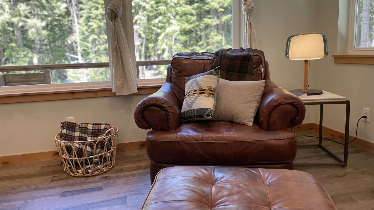 Photo of Livingroom in Snoqualmie Pass