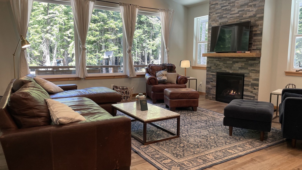 Photo of Livingroom in Snoqualmie Pass
