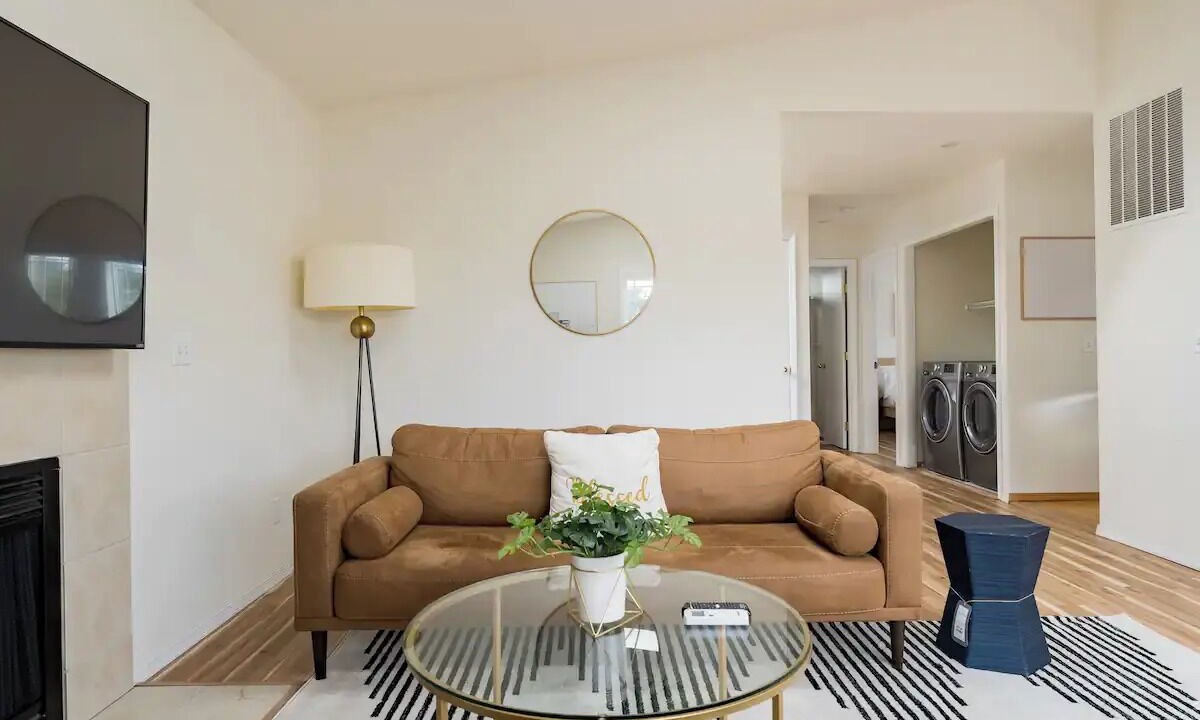 Photo of Livingroom in Mid-Beacon Hill