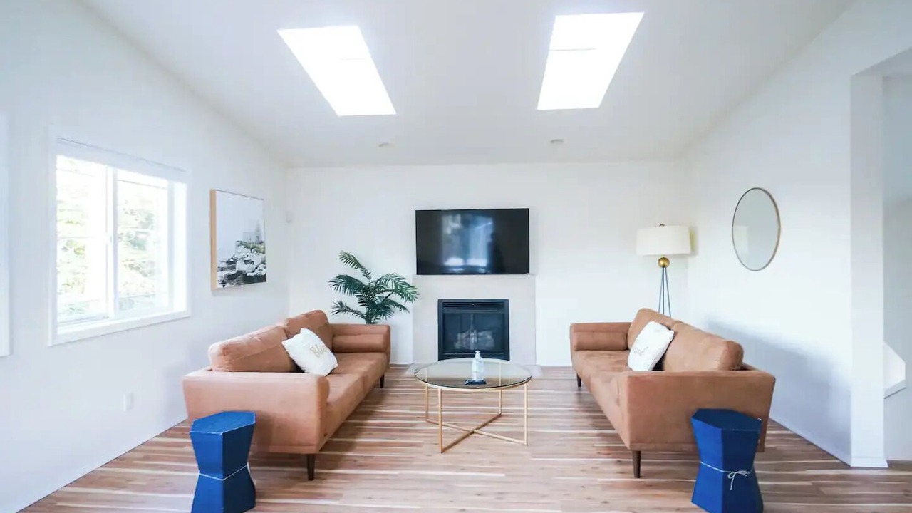 Photo of Livingroom in Mid-Beacon Hill