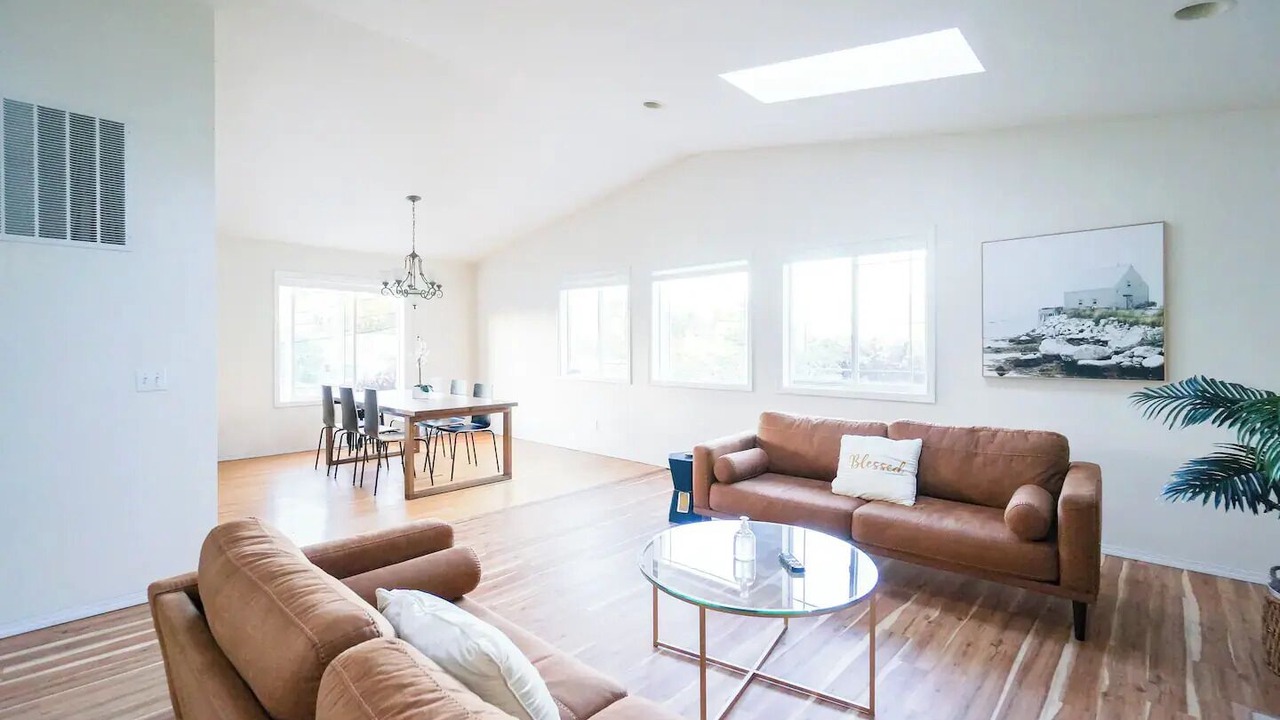 Photo of Livingroom in Mid-Beacon Hill