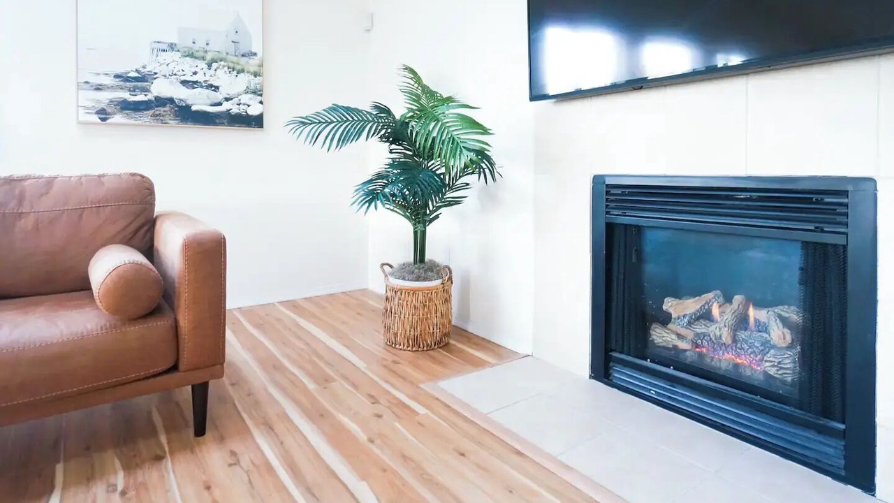 Photo of Livingroom in Mid-Beacon Hill