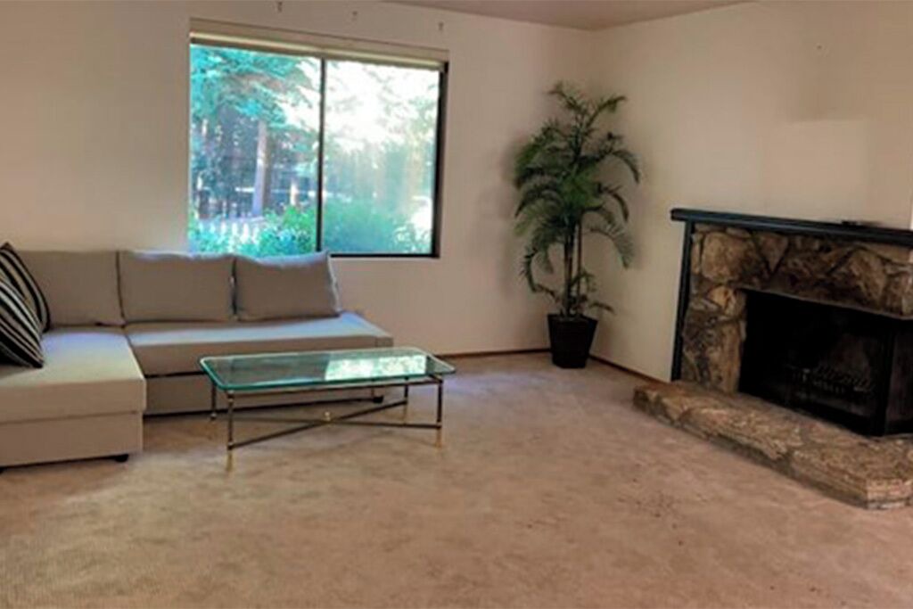 Photo of Livingroom in Lake Hills