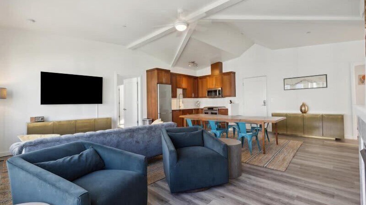 Photo of Livingroom in Buckman Neighborhood