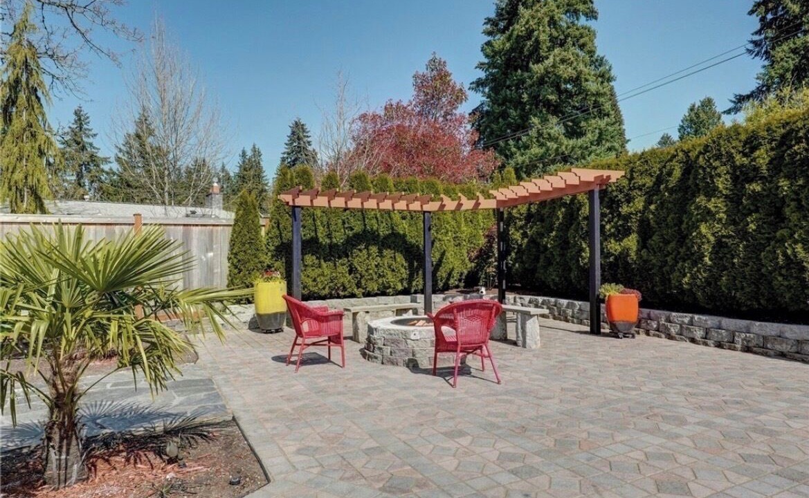 Photo of Patio Balcony in Lake Hills