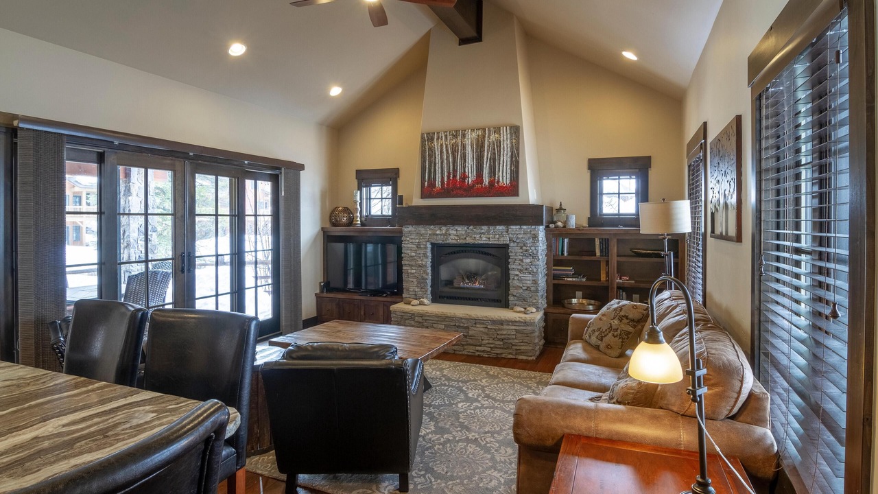 Photo of Livingroom in Tamarack Resort
