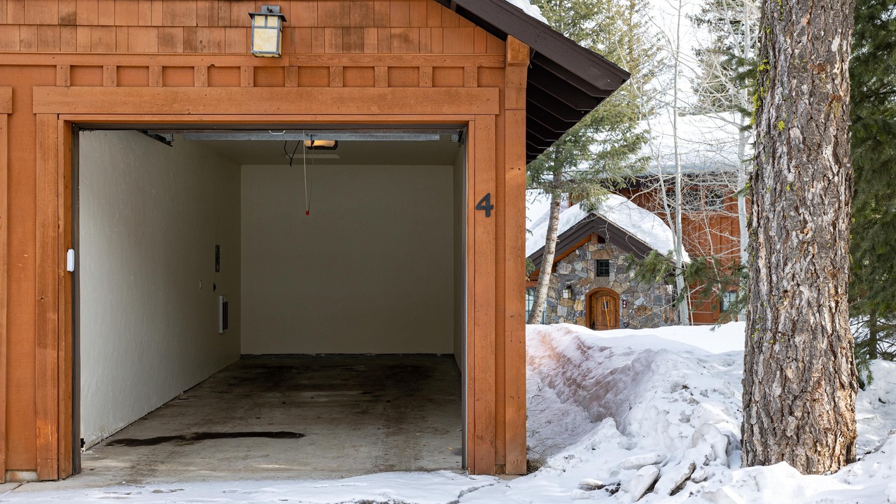 Photo of Outdoor in Tamarack