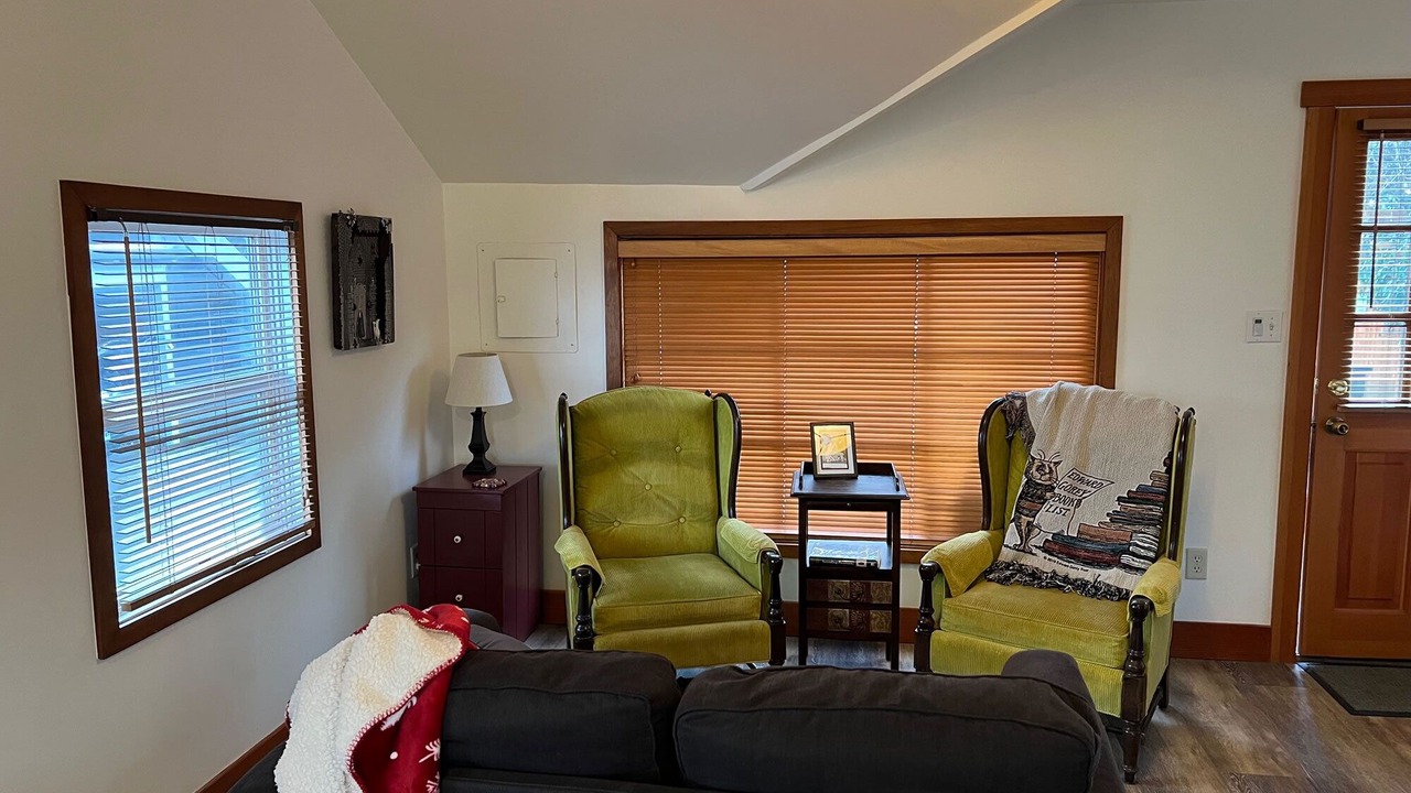 Photo of Livingroom in Ashland