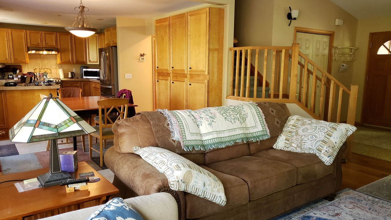 Photo of Livingroom in Oregon Water Wonderland