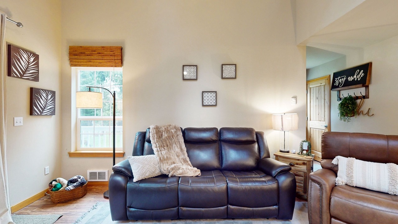 Photo of Livingroom in Anderson Island