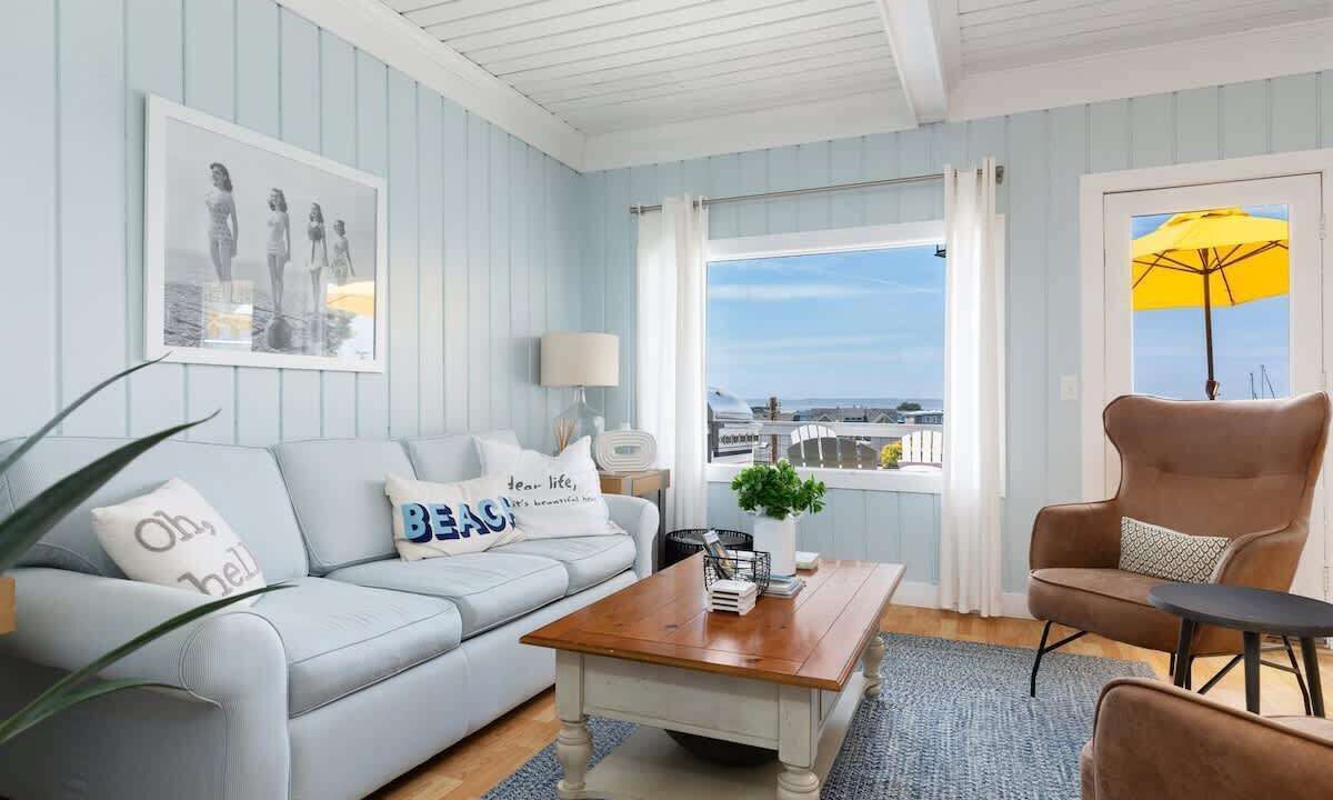 Photo of Livingroom in Lagoon Point