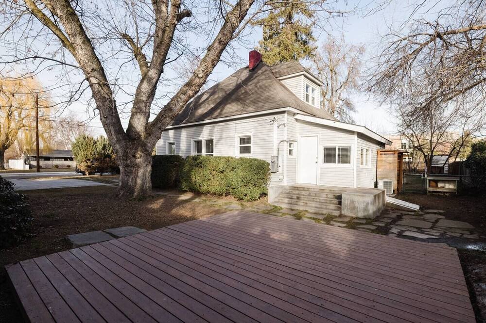 Photo of Outdoor in Depot Bench