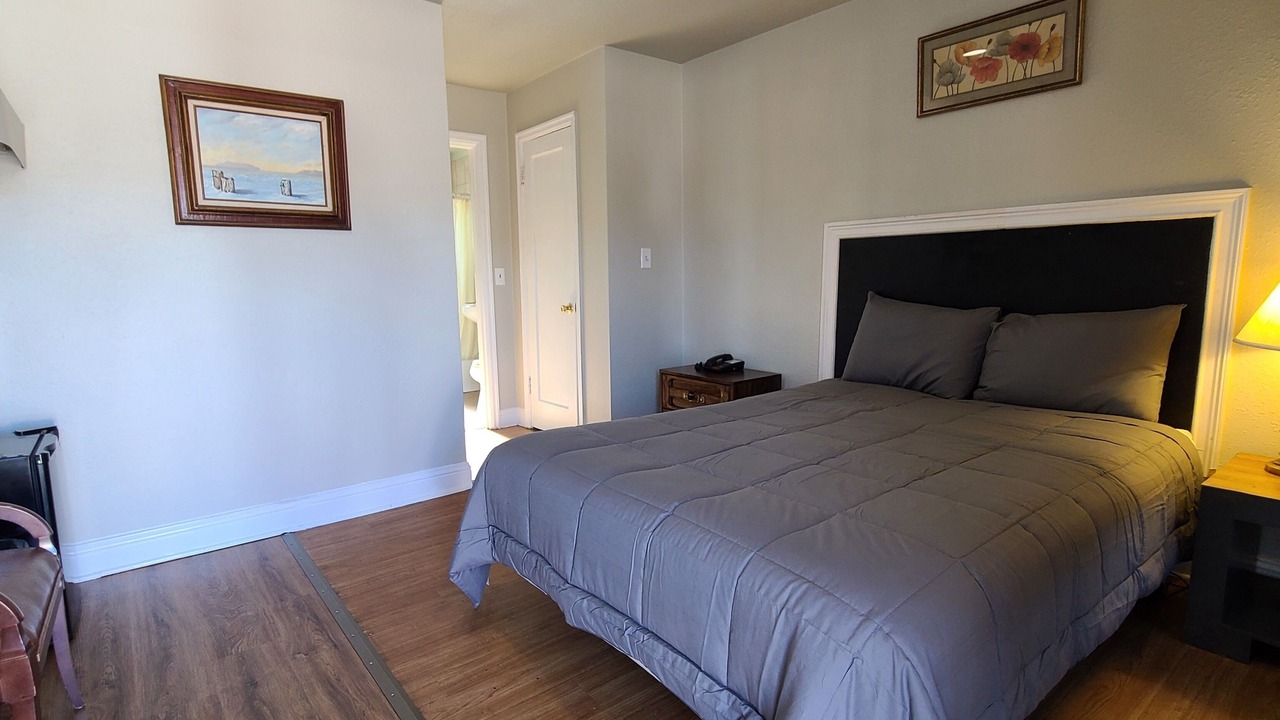 Photo of Bedroom in Bitter Lake
