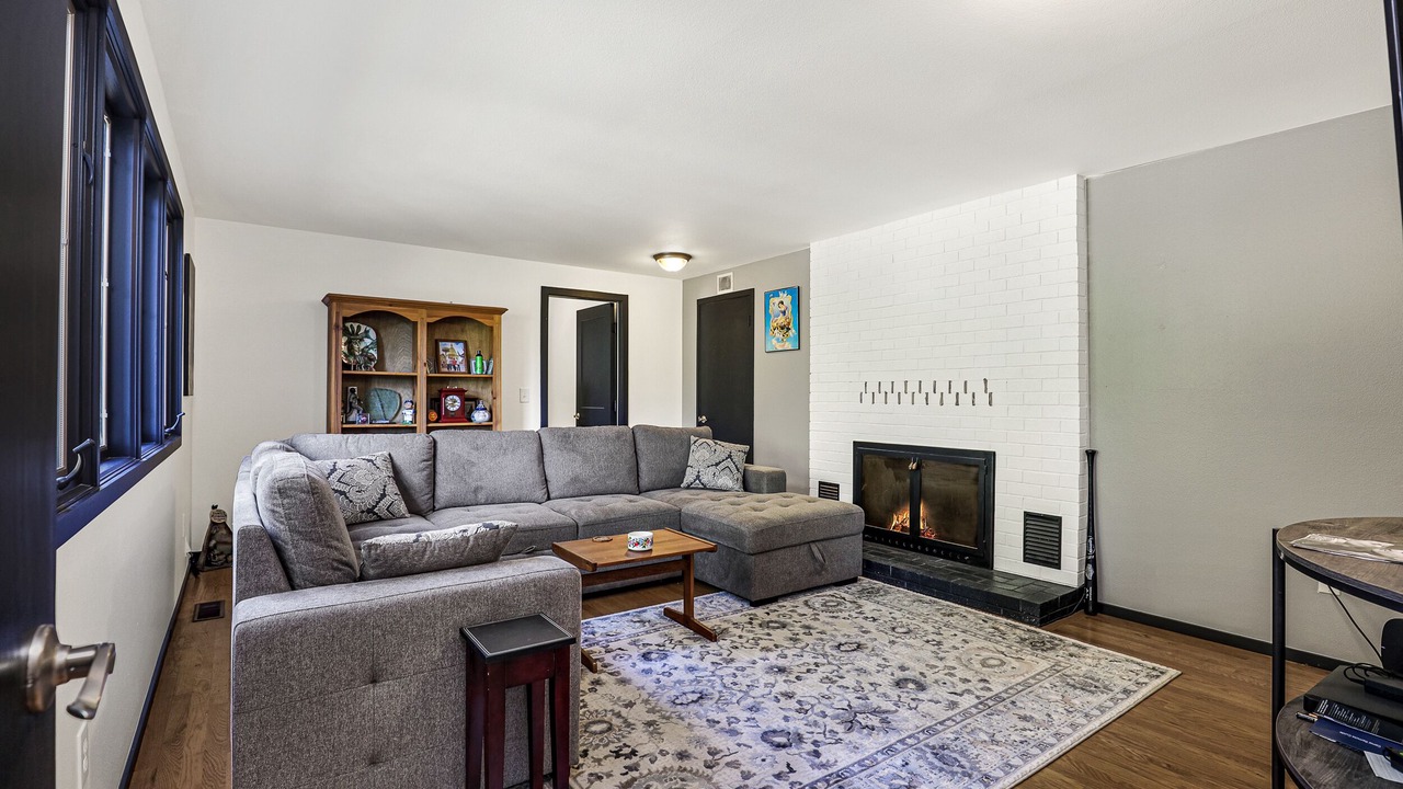 Photo of Livingroom in Duvall