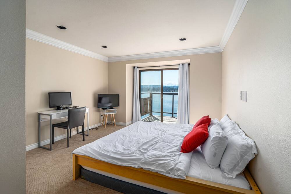 Photo of Bedroom in Bremerton