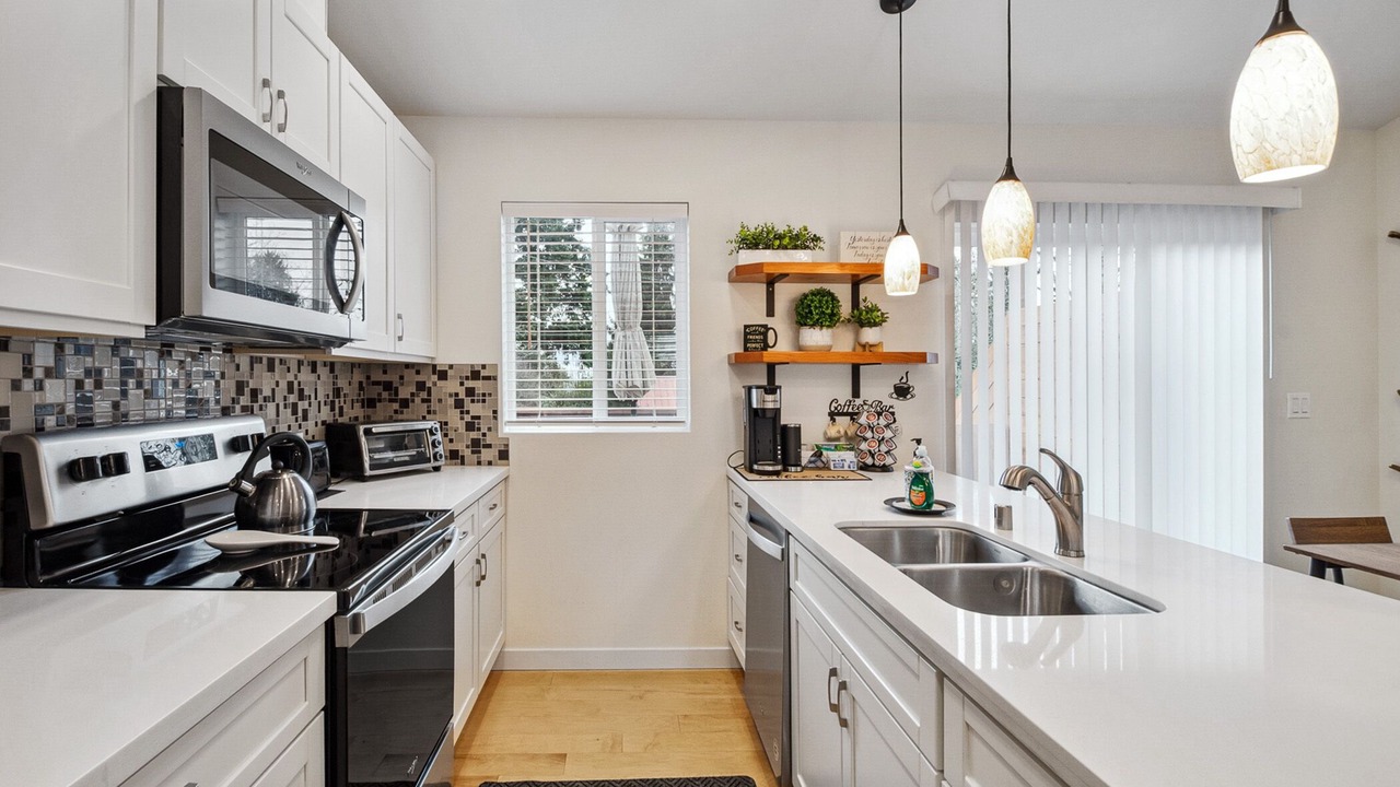 Photo of Kitchen in SeaTac