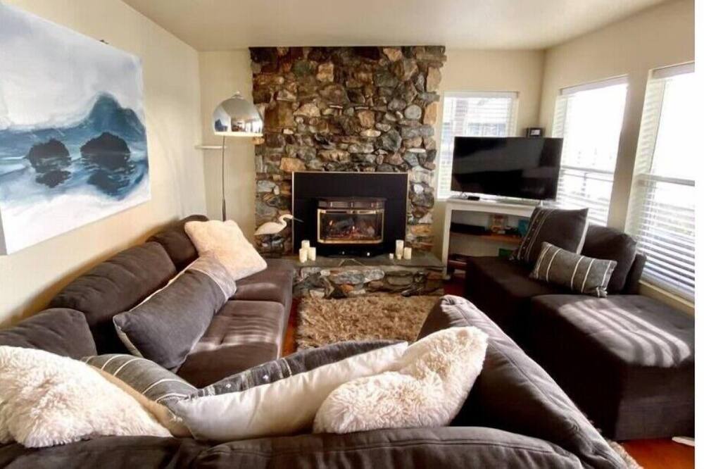 Photo of Livingroom in La Conner