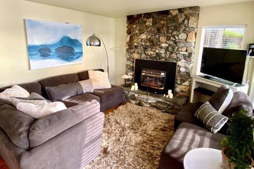 Photo of Livingroom in La Conner