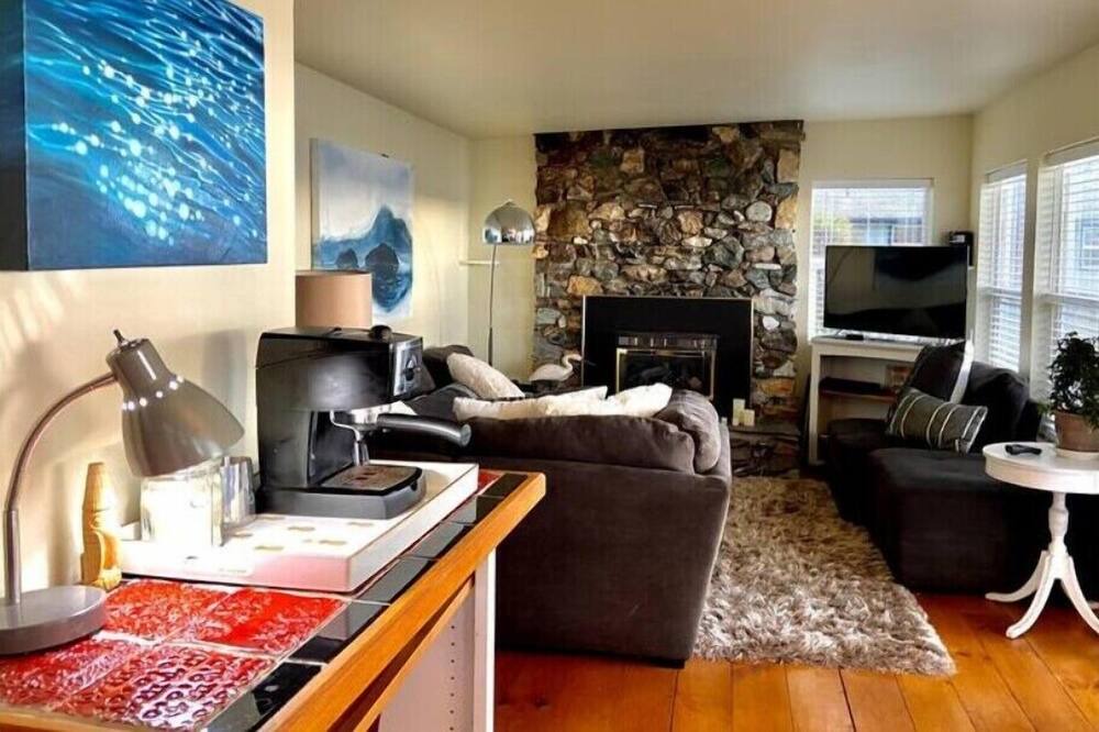 Photo of Livingroom in La Conner