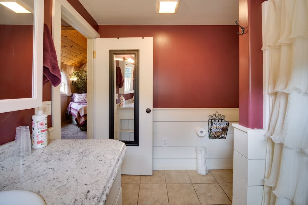 Photo of Bathroom in Wolf Creek