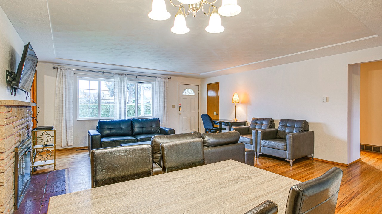 Photo of Livingroom in Lakewood