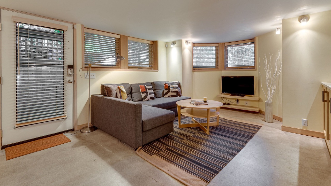Photo of Livingroom in Alphabet Historic District