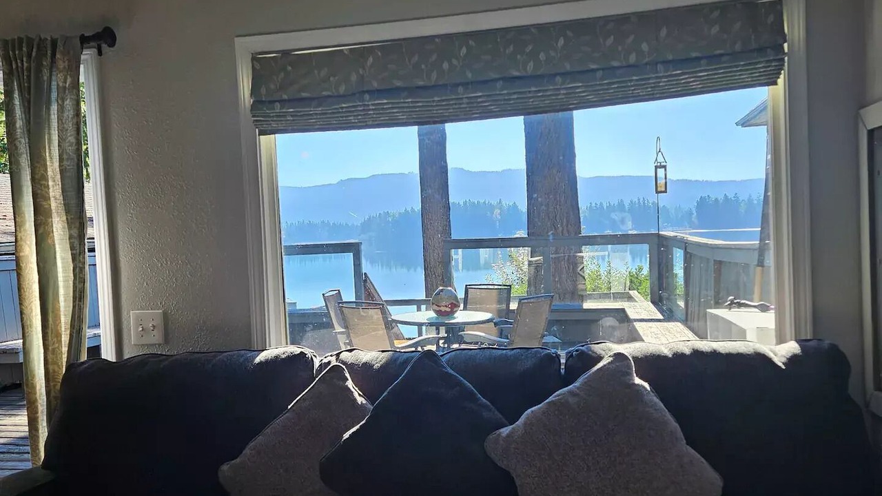 Photo of Livingroom in Yelm