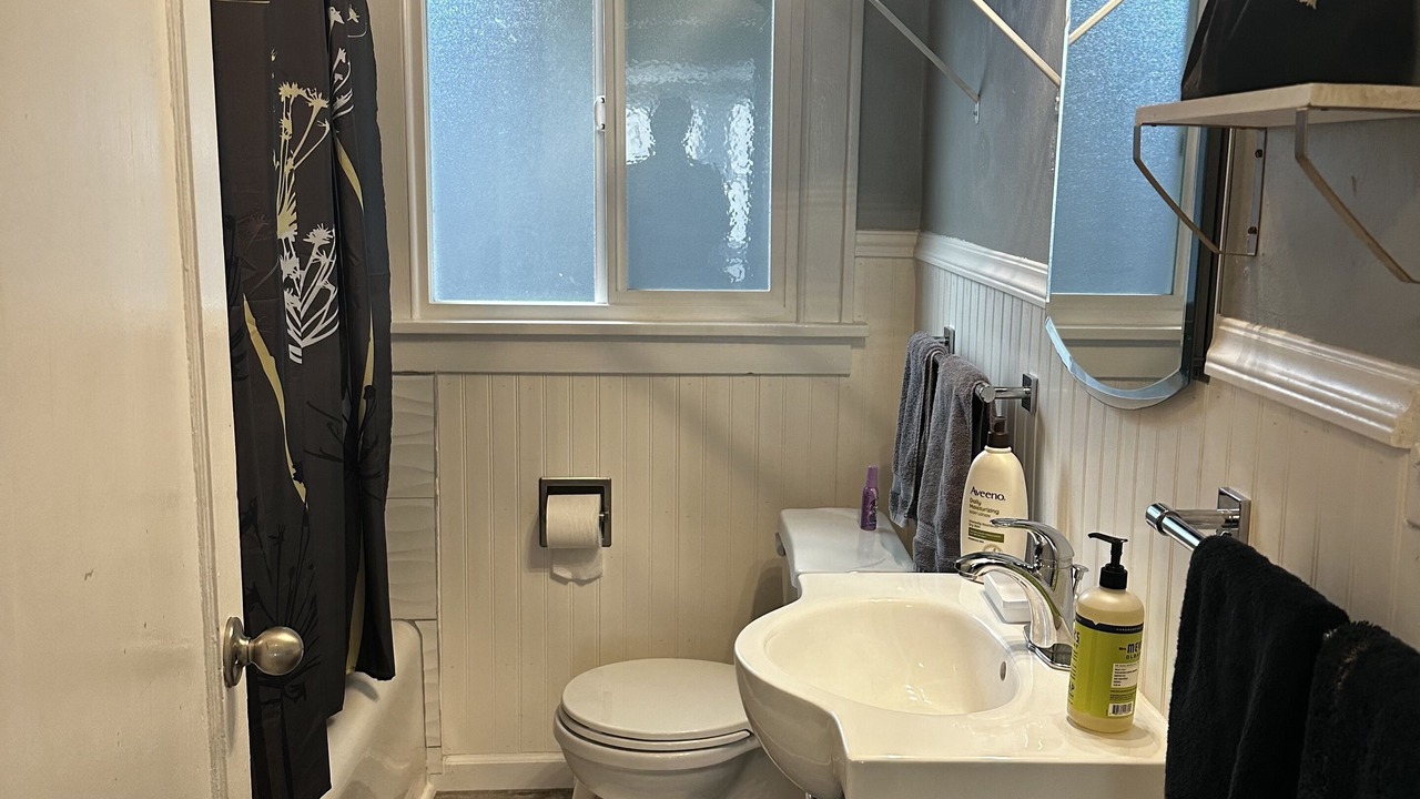Photo of Bathroom in Central Tacoma